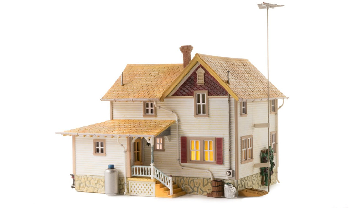 BR5046 Woodland Scenics - HO Scale Buildings - Corner Porch House