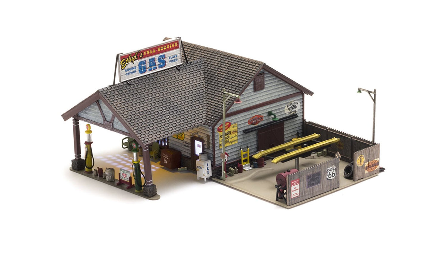 BR5048 Woodland Scenics - HO Scale Buildings - Ethyl's Gas & Service