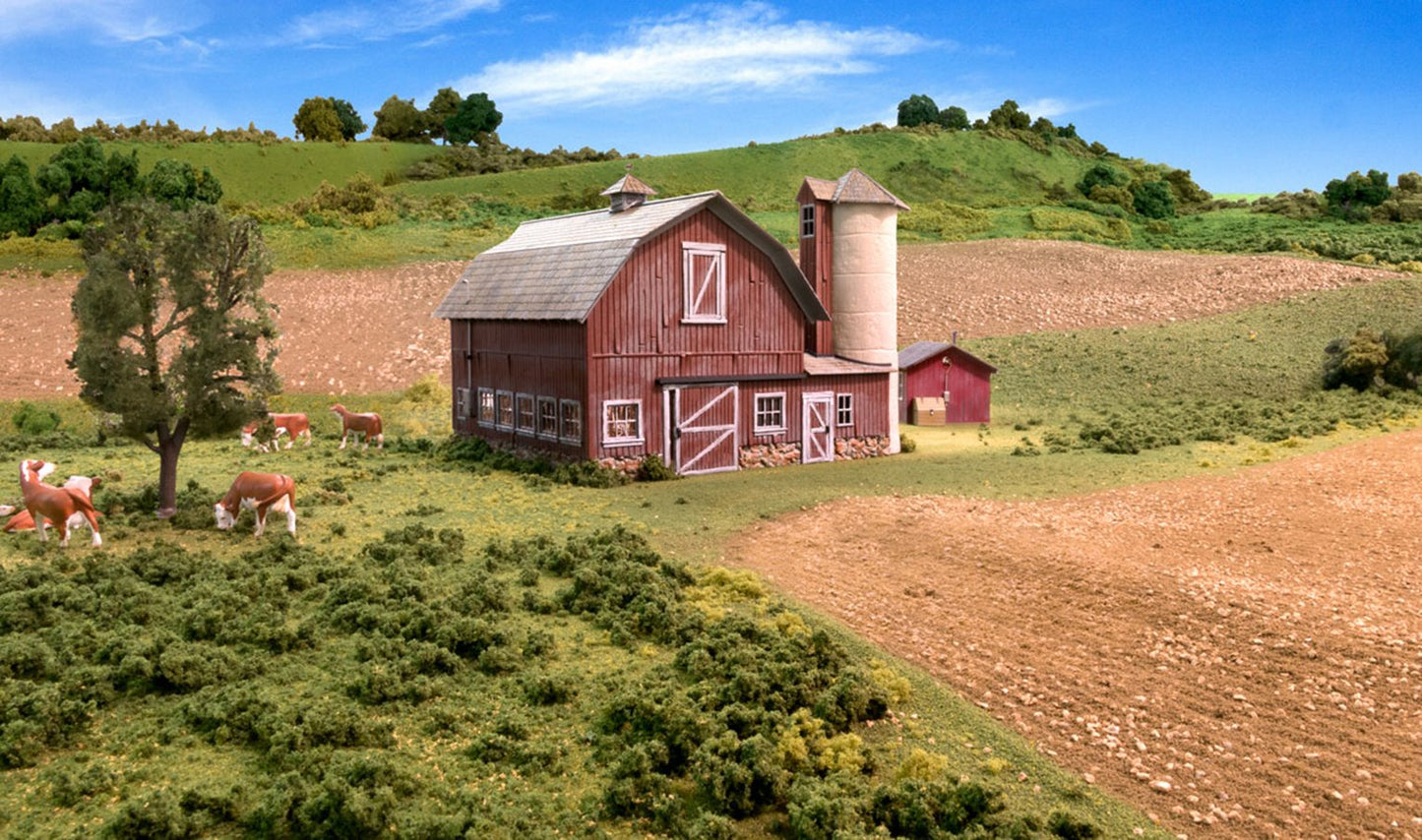 BR5865 WOODLAND SCENICS - O GAUGE BUILDINGS - Old Weathered Barn