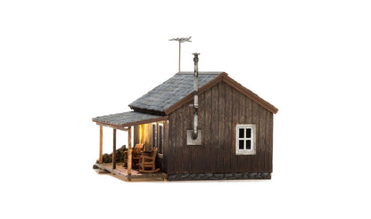 BR5869 WOODLAND SCENICS - O GAUGE BUILDINGS -  Rustic Cabin