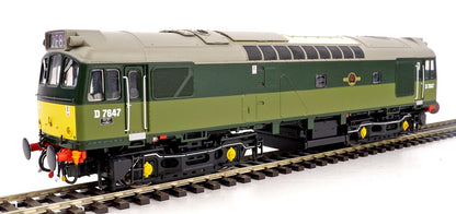 Class 25/3 - D7647 BR Two Tone Green with small yellow panels